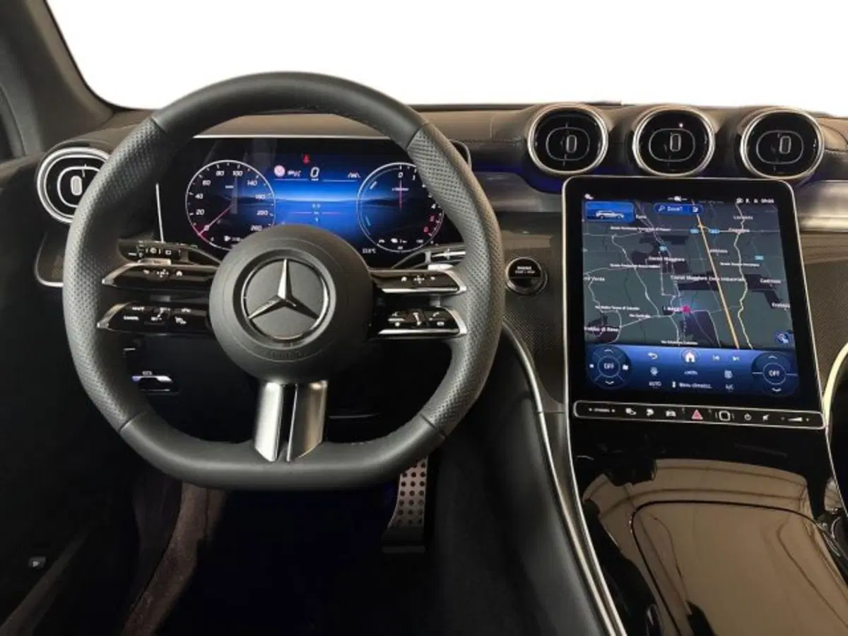 Mercedes-Benz GLC nuova a Bologna (14)