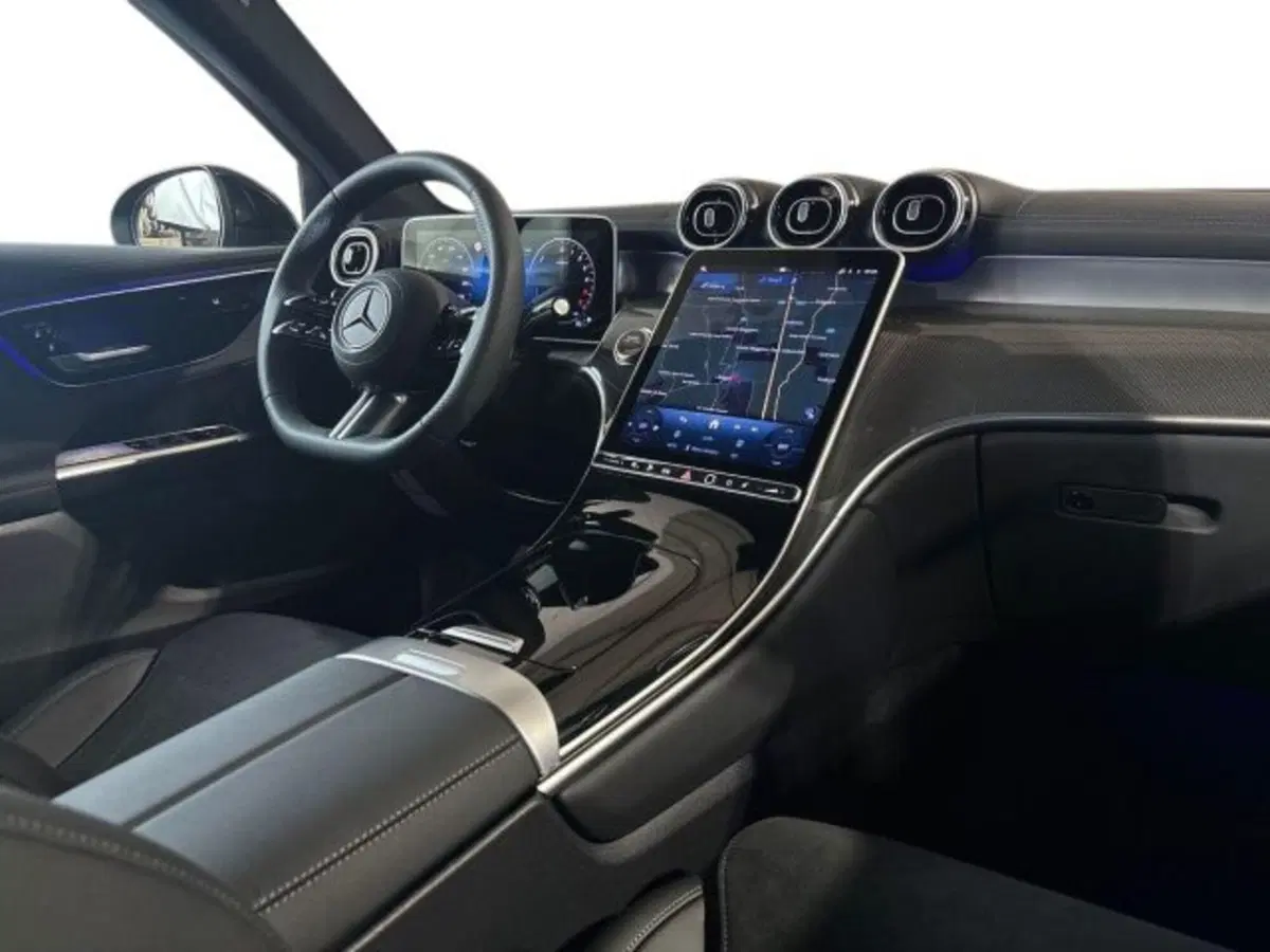 Mercedes-Benz GLC nuova a Bologna (15)