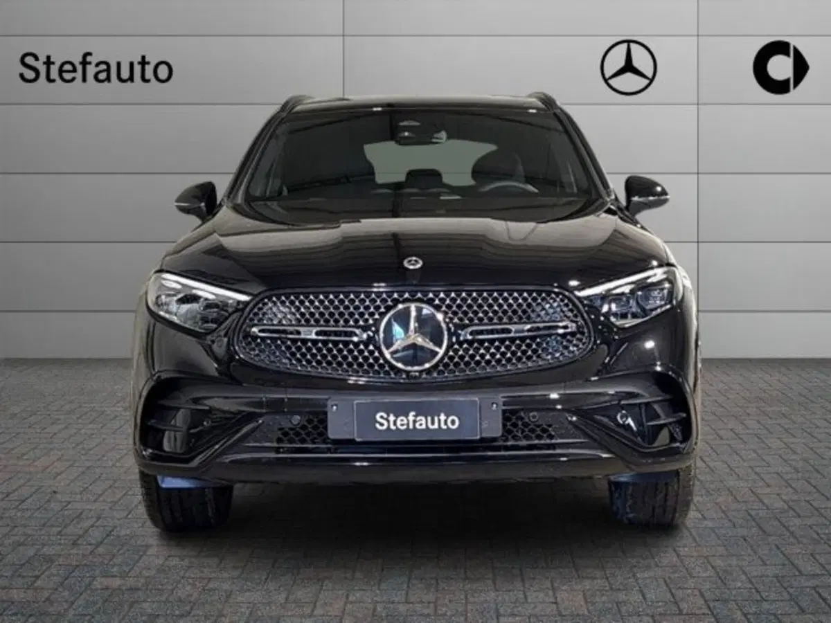 Mercedes-Benz GLC nuova a Bologna (4)