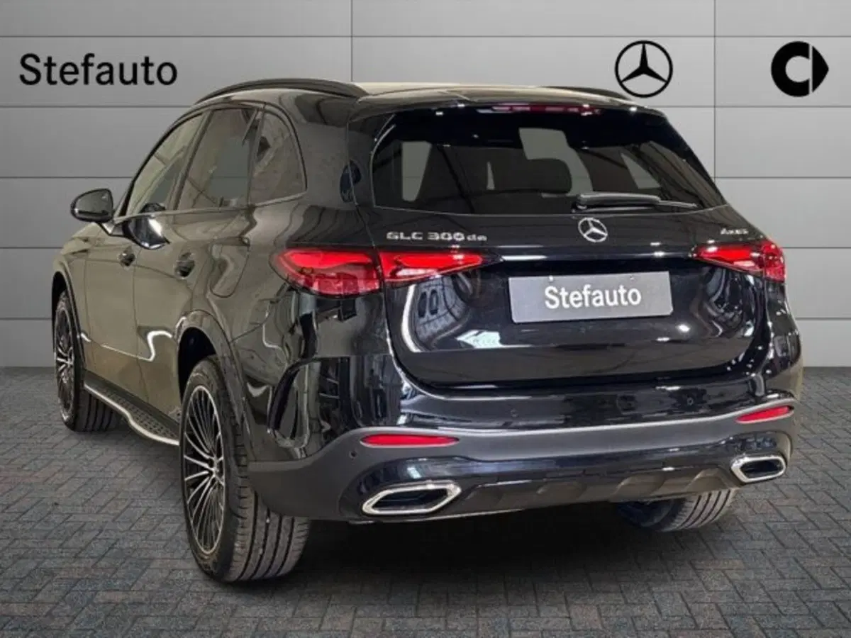 Mercedes-Benz GLC nuova a Bologna (5)