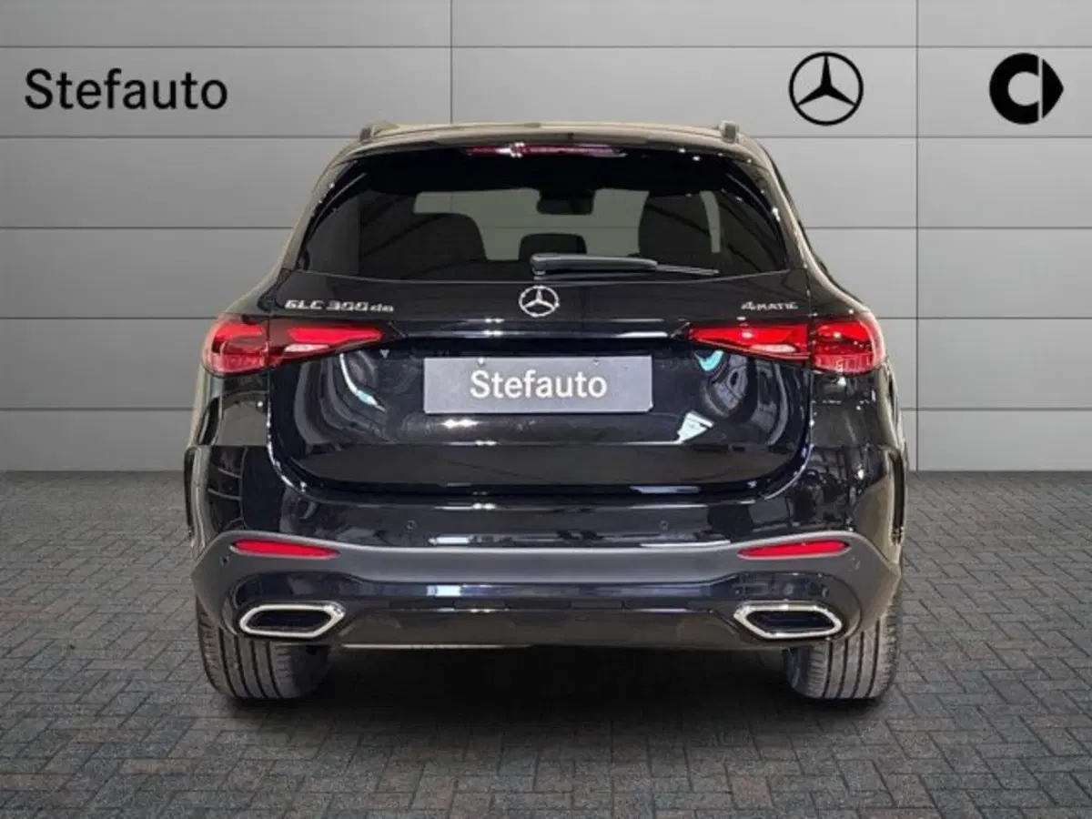 Mercedes-Benz GLC nuova a Bologna (6)
