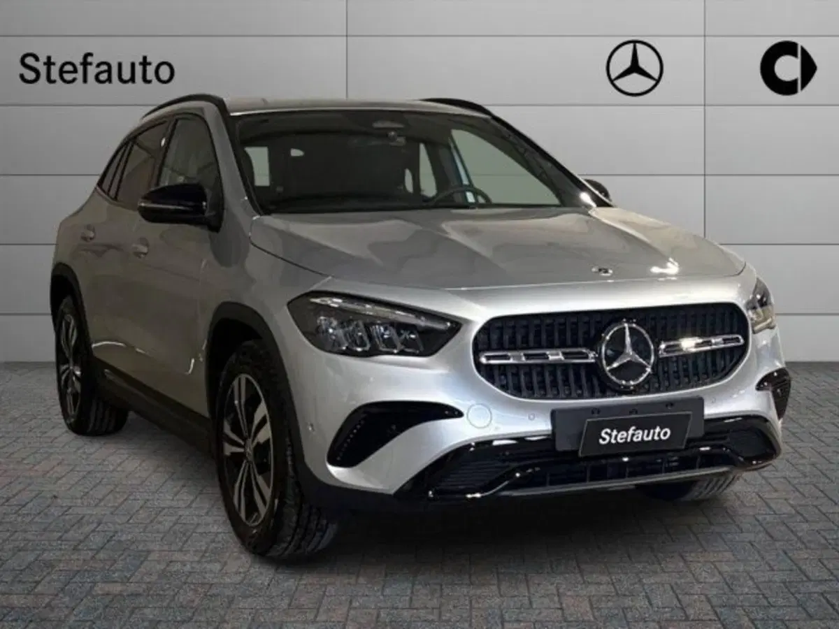 Mercedes-Benz GLA SUV nuova a Bologna
