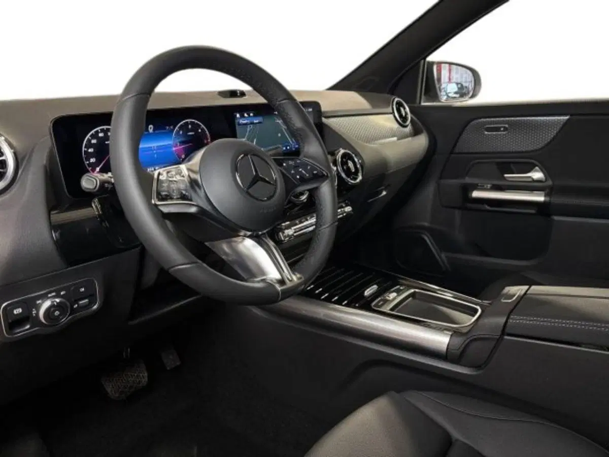 Mercedes-Benz GLA SUV nuova a Bologna (11)