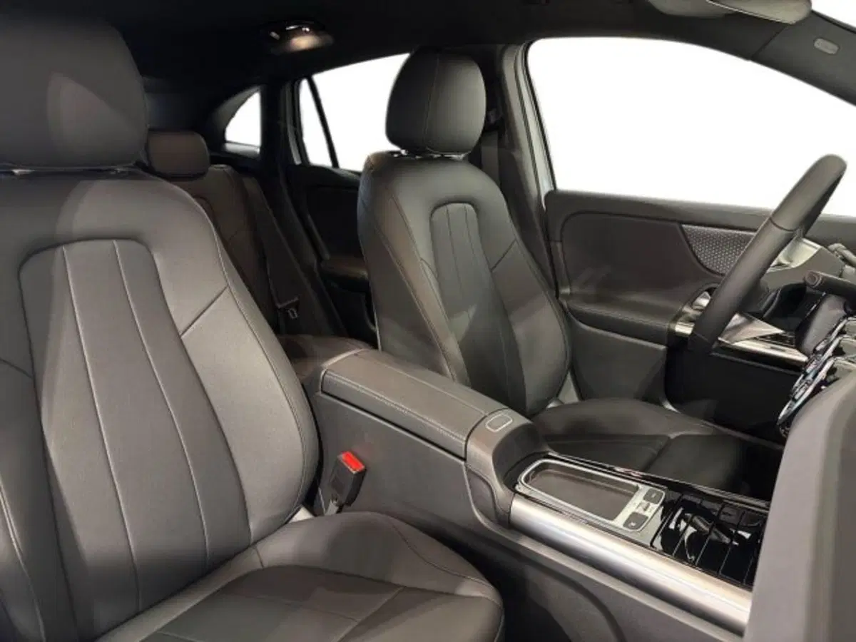 Mercedes-Benz GLA SUV nuova a Bologna (16)