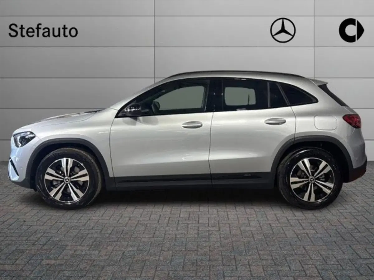 Mercedes-Benz GLA SUV nuova a Bologna (3)