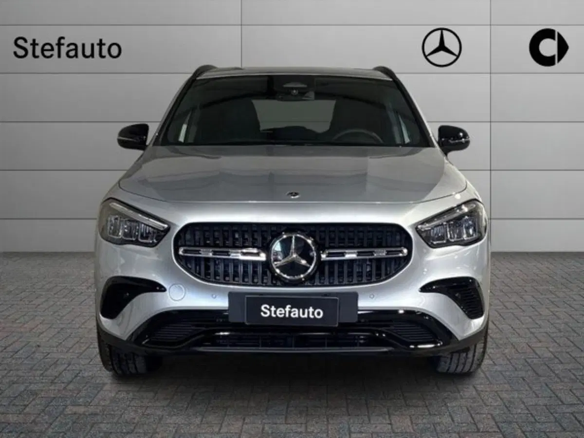 Mercedes-Benz GLA SUV nuova a Bologna (4)