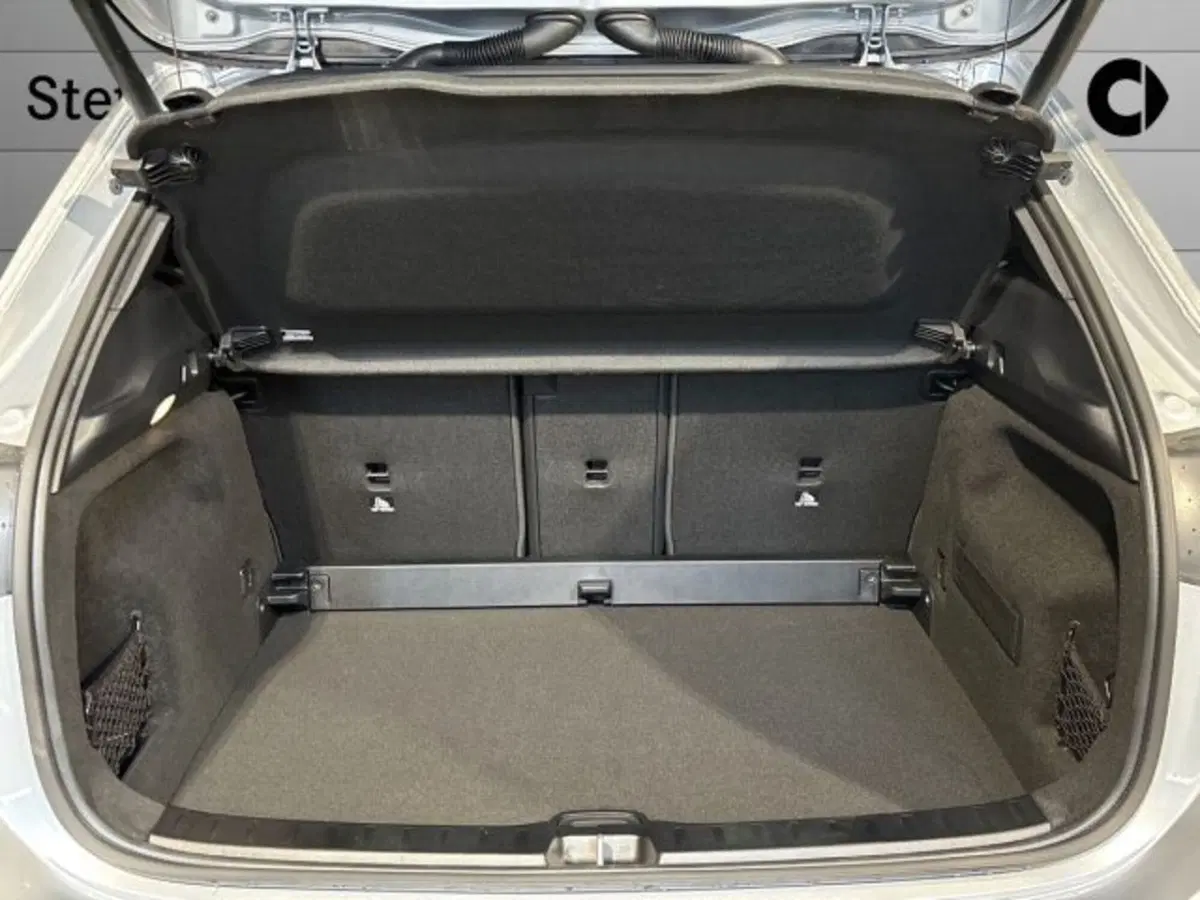 Mercedes-Benz GLA SUV nuova a Bologna (7)
