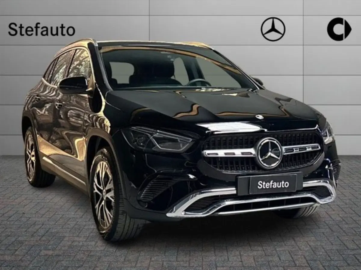 Mercedes-Benz GLA SUV nuova a Bologna