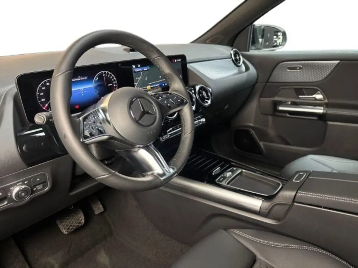 Mercedes-Benz GLA SUV nuova a Bologna (11)