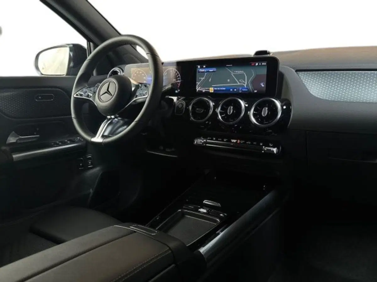 Mercedes-Benz GLA SUV nuova a Bologna (15)