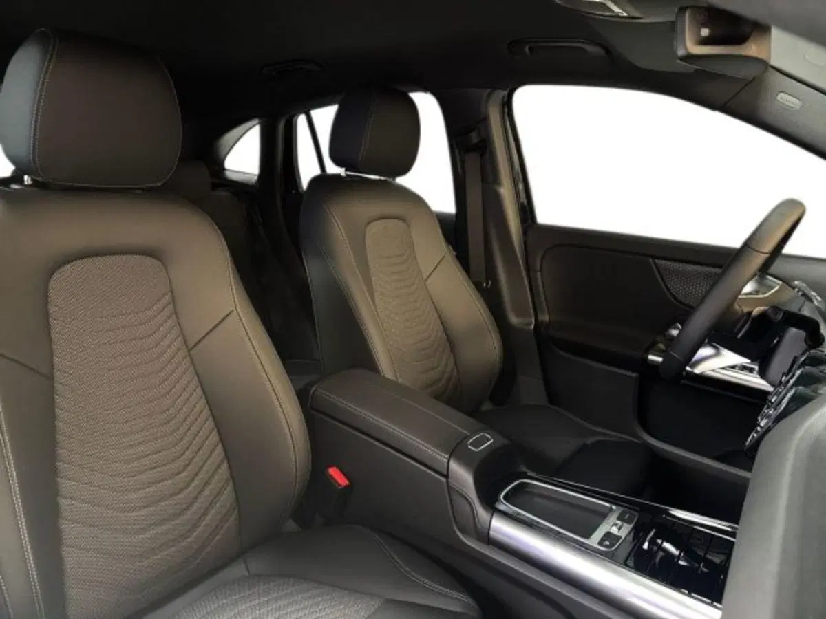 Mercedes-Benz GLA SUV nuova a Bologna (16)