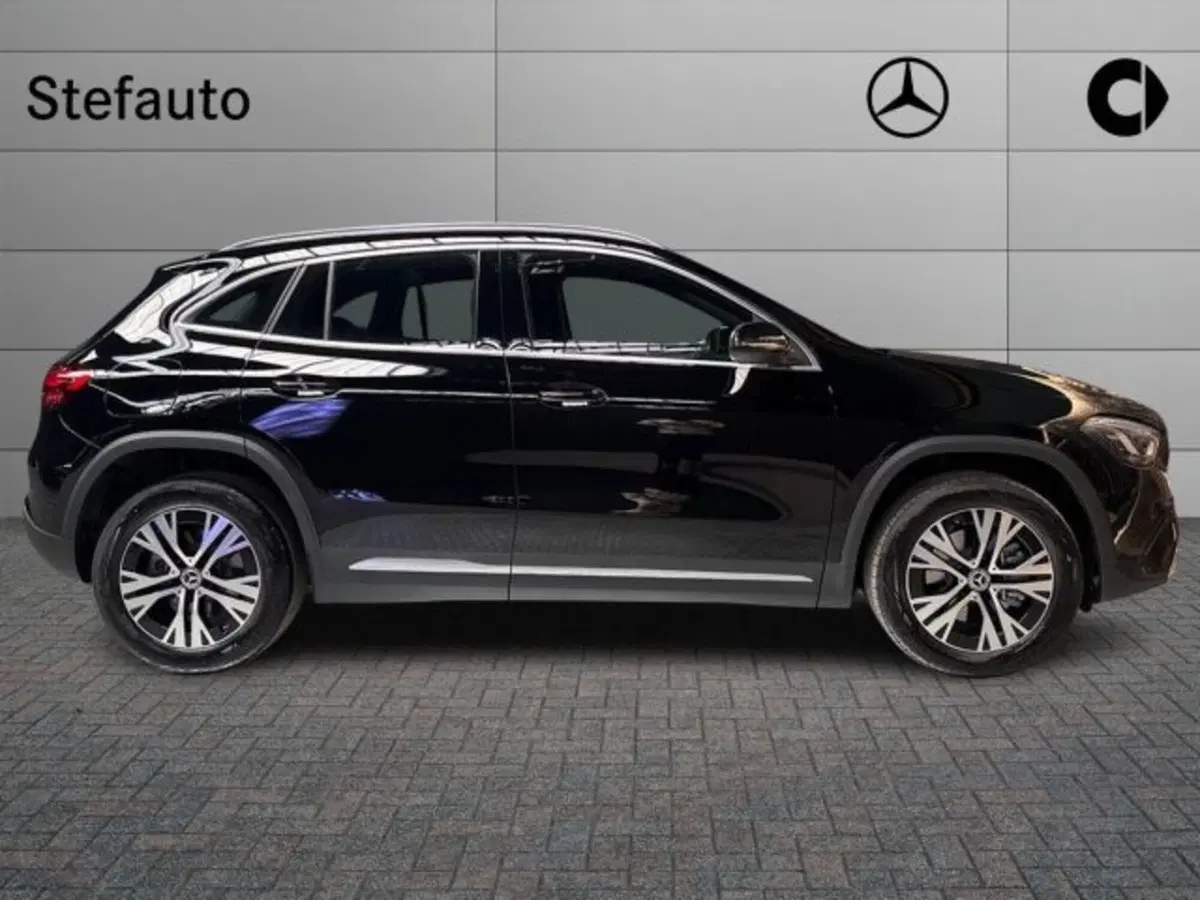 Mercedes-Benz GLA SUV nuova a Bologna (2)