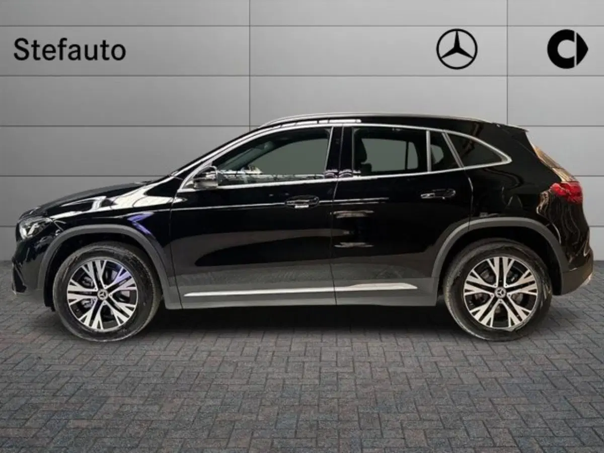 Mercedes-Benz GLA SUV nuova a Bologna (3)