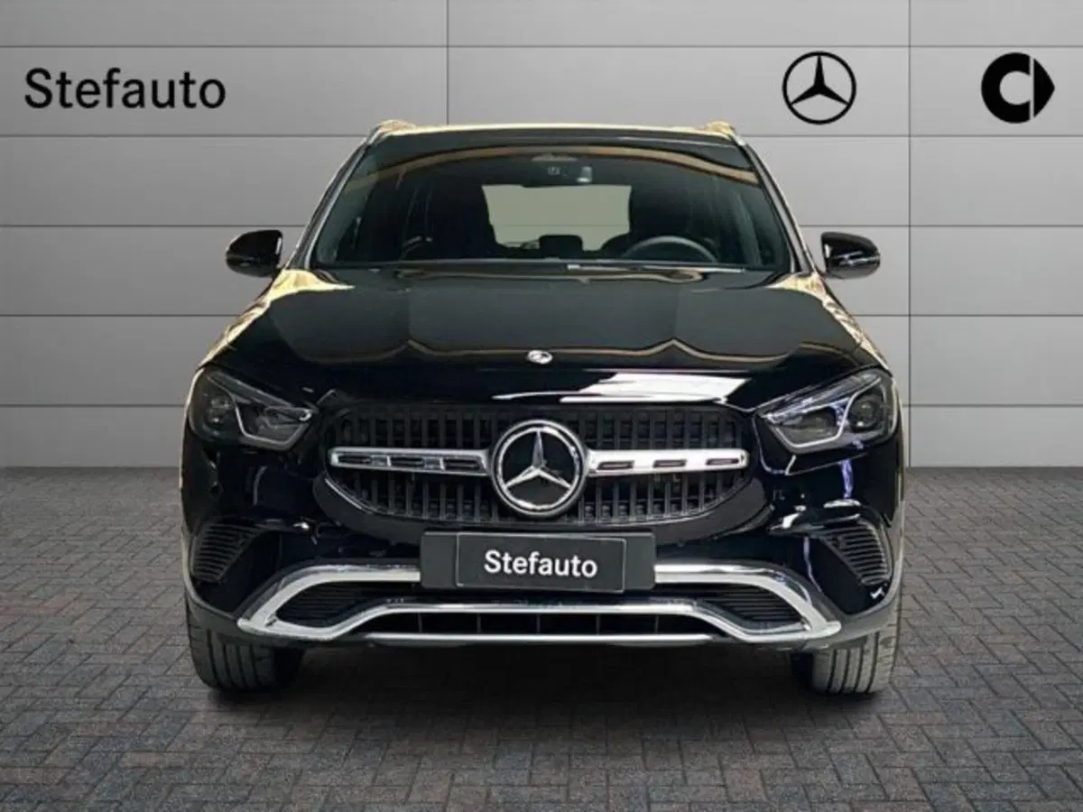 Mercedes-Benz GLA SUV nuova a Bologna (4)