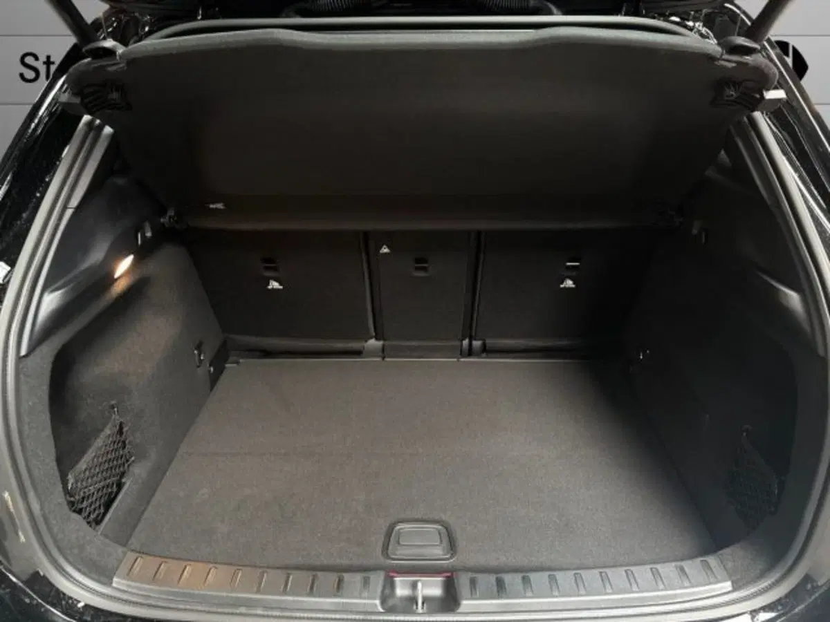 Mercedes-Benz GLA SUV nuova a Bologna (7)