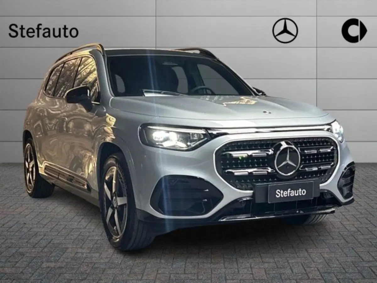 Mercedes-Benz GLB nuova a Bologna