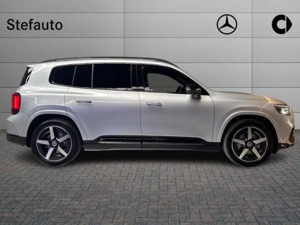 Mercedes-Benz GLB nuova a Bologna (2)