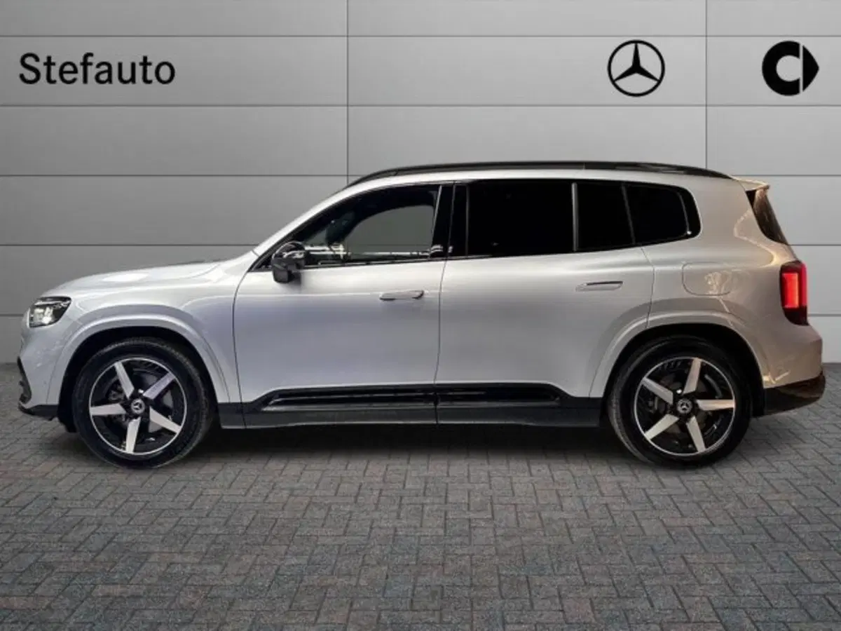 Mercedes-Benz GLB nuova a Bologna (3)