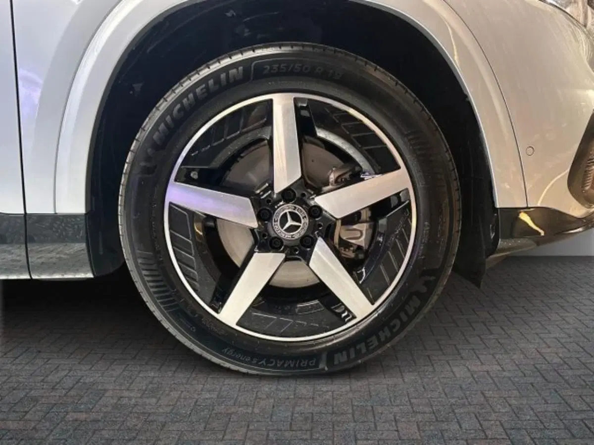 Mercedes-Benz GLB nuova a Bologna (8)