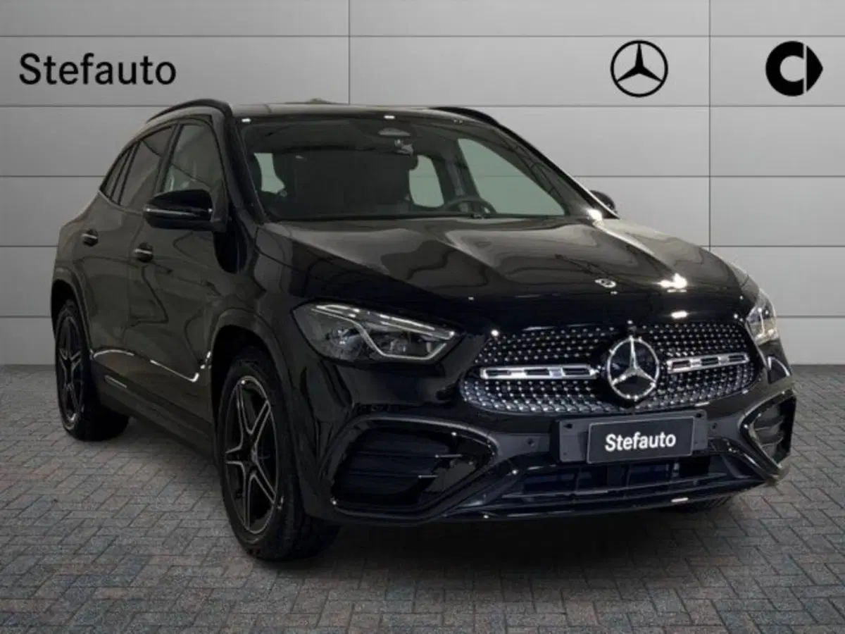 Mercedes-Benz GLA SUV nuova a Bologna