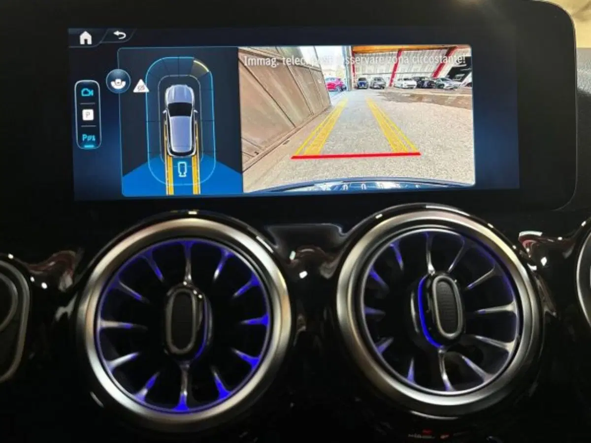Mercedes-Benz GLA SUV nuova a Bologna (12)