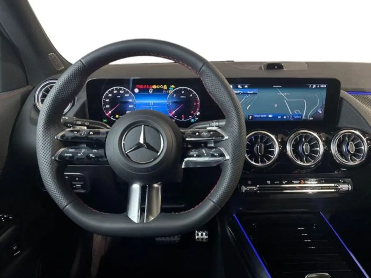 Mercedes-Benz GLA SUV nuova a Bologna (14)