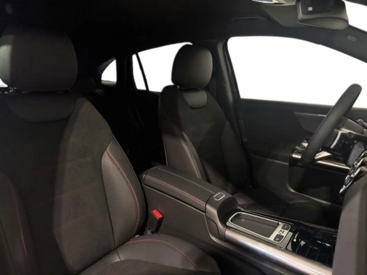 Mercedes-Benz GLA SUV nuova a Bologna (16)