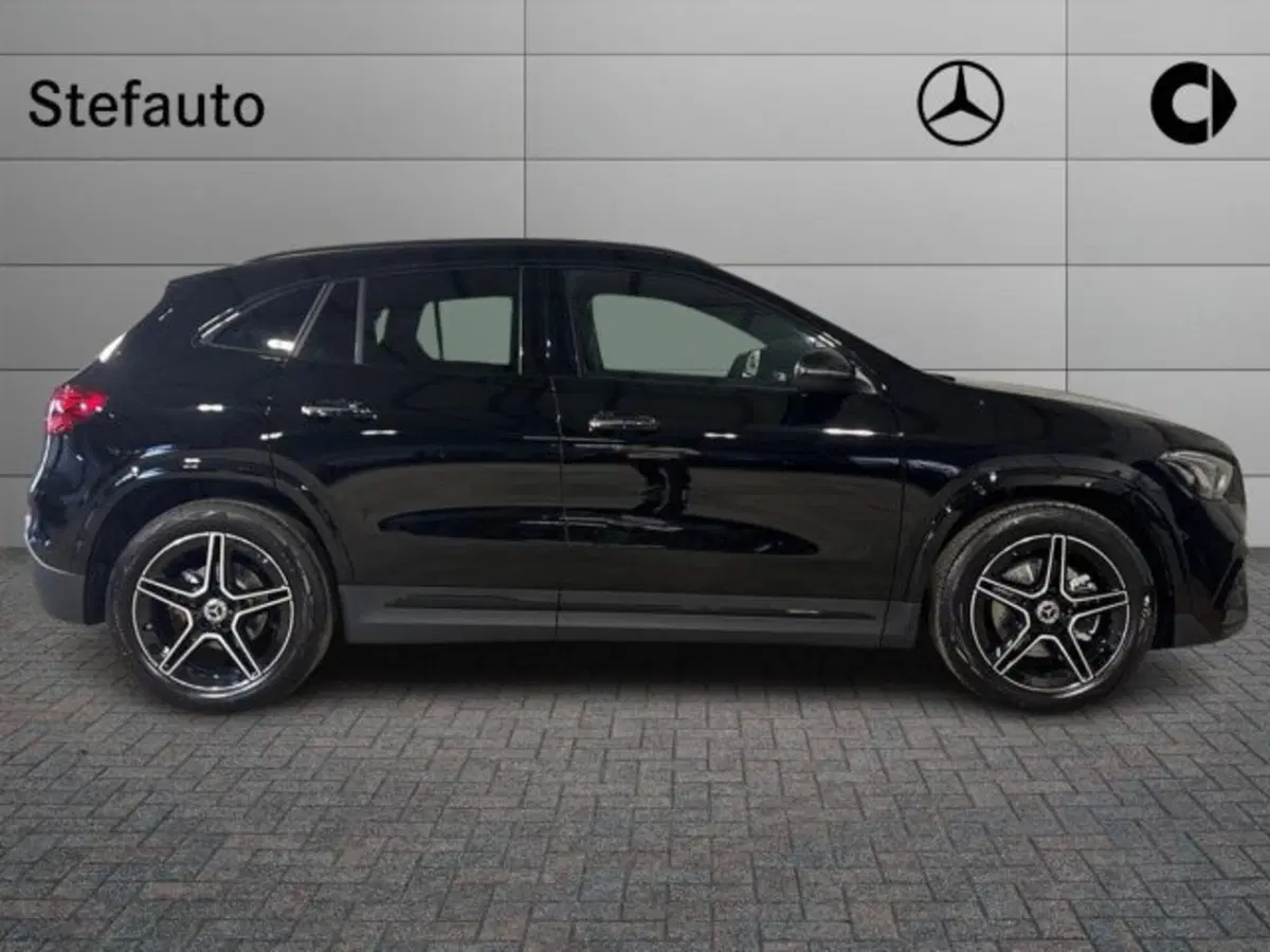 Mercedes-Benz GLA SUV nuova a Bologna (2)
