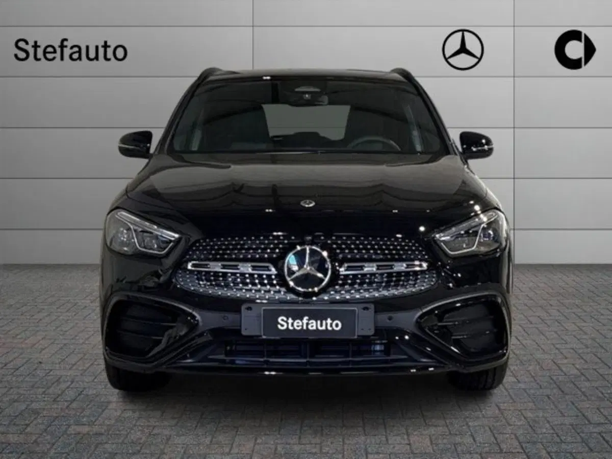 Mercedes-Benz GLA SUV nuova a Bologna (4)