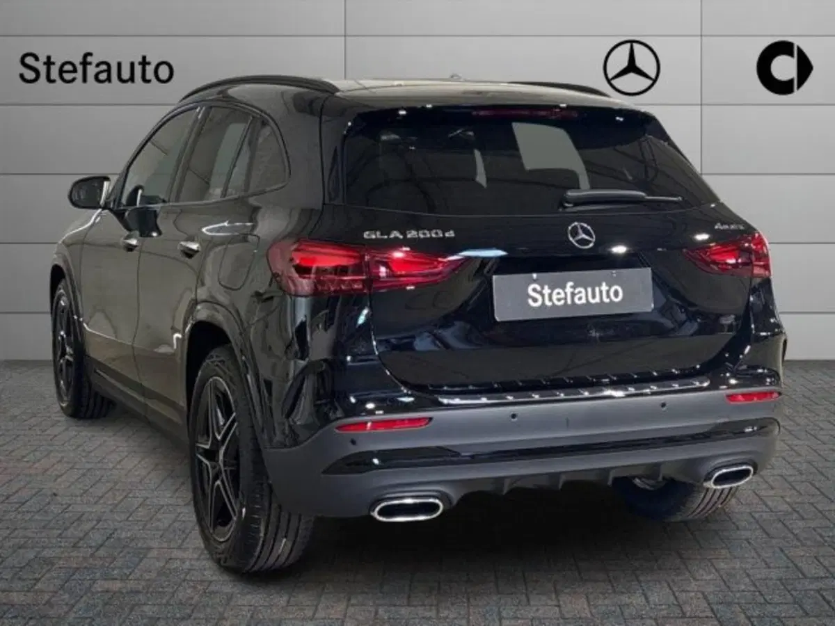 Mercedes-Benz GLA SUV nuova a Bologna (5)