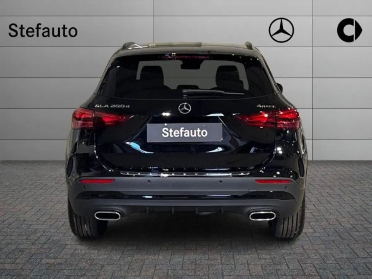 Mercedes-Benz GLA SUV nuova a Bologna (6)