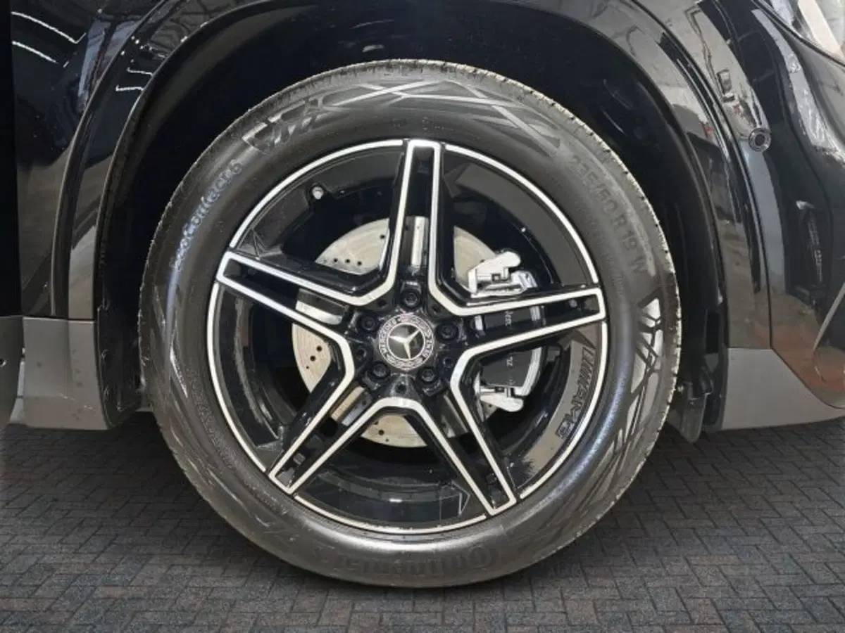 Mercedes-Benz GLA SUV nuova a Bologna (8)