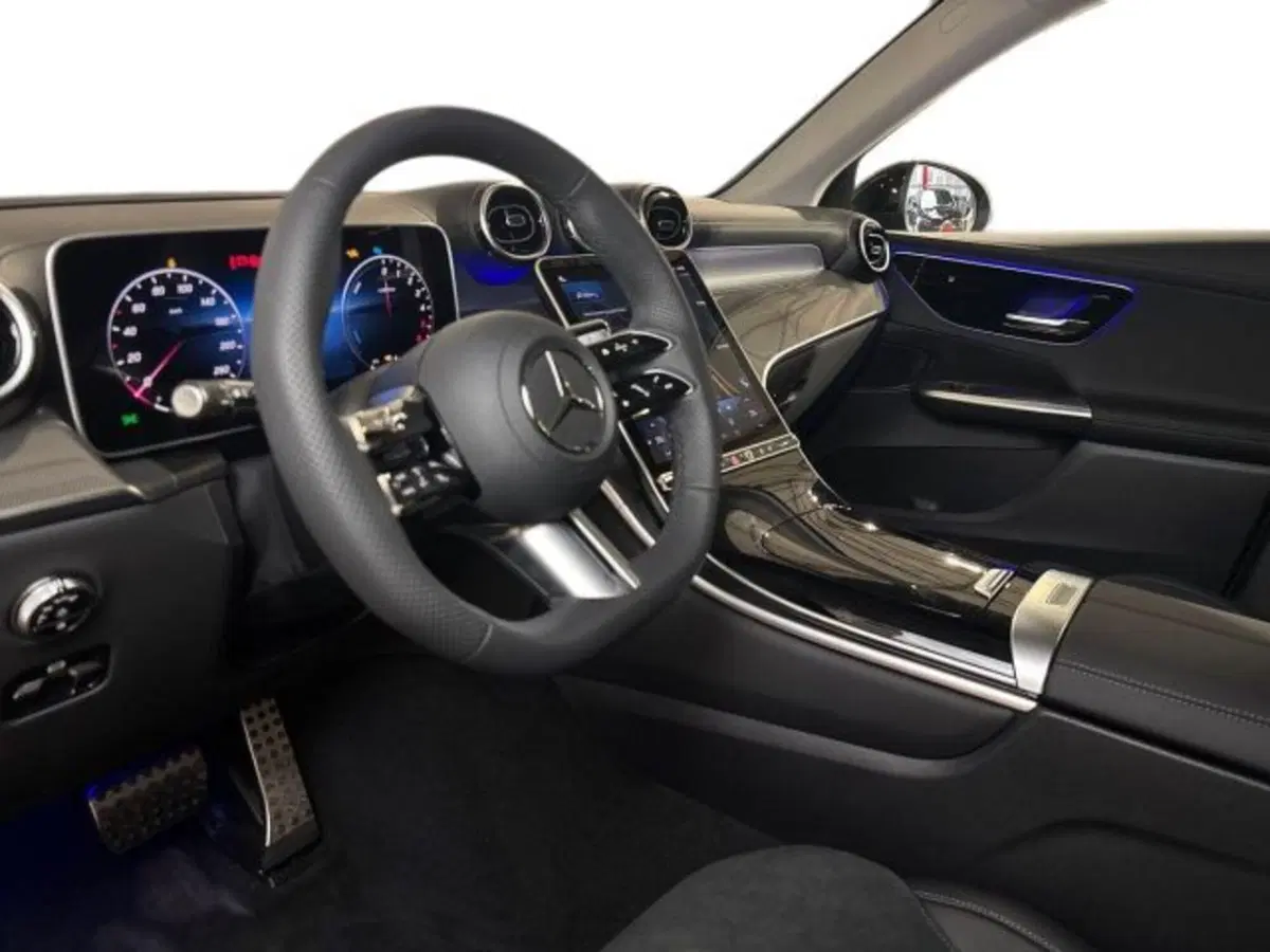 Mercedes-Benz GLC nuova a Bologna (11)