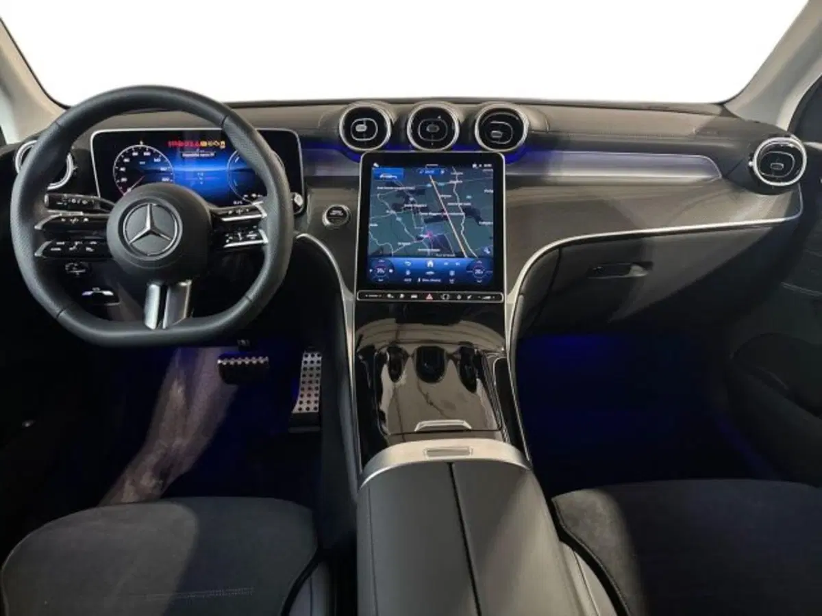 Mercedes-Benz GLC nuova a Bologna (13)