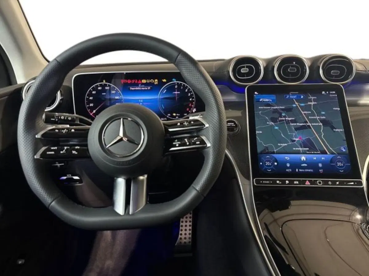 Mercedes-Benz GLC nuova a Bologna (14)