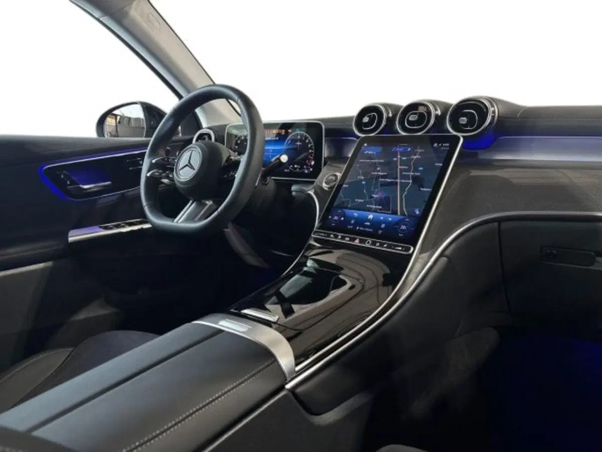 Mercedes-Benz GLC nuova a Bologna (15)