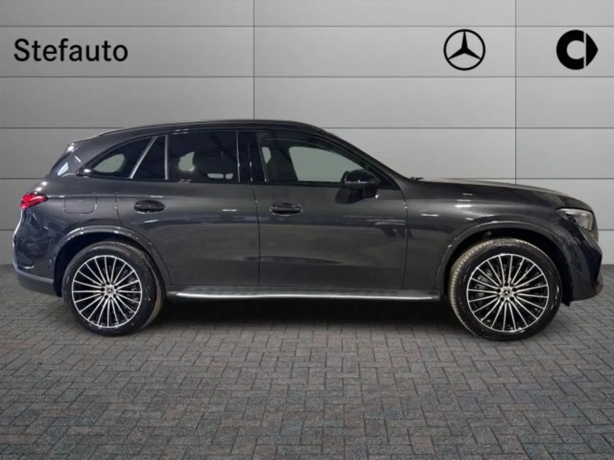 Mercedes-Benz GLC nuova a Bologna (2)
