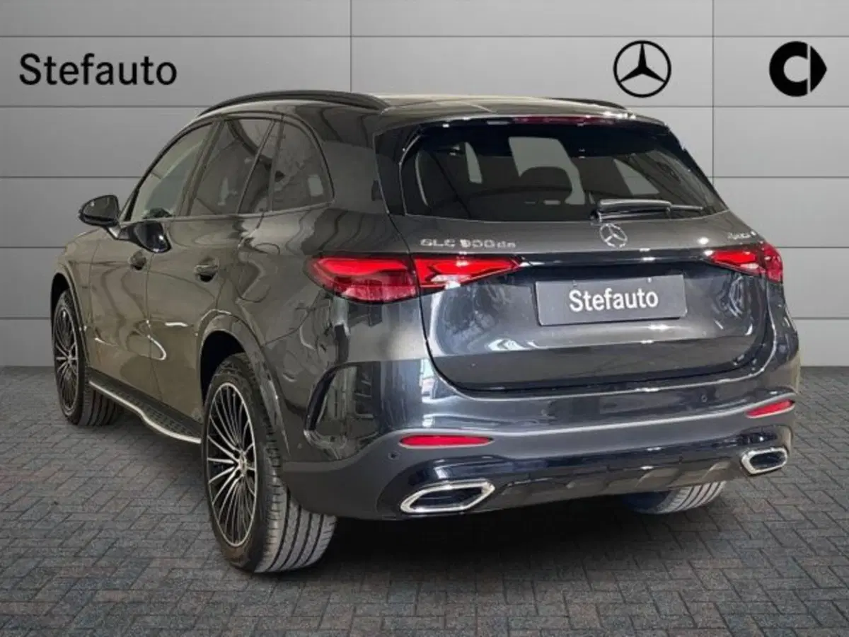 Mercedes-Benz GLC nuova a Bologna (5)
