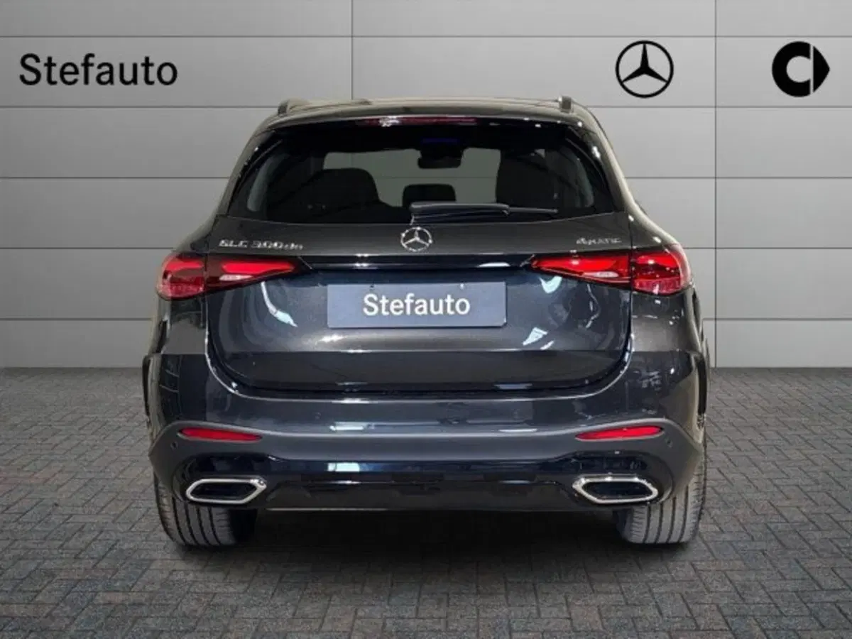 Mercedes-Benz GLC nuova a Bologna (6)