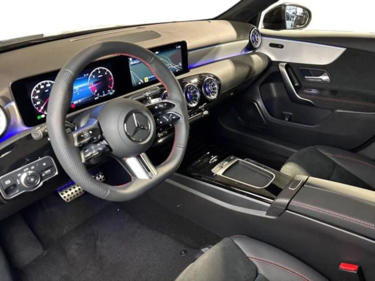 Mercedes-Benz Classe A nuova a Bologna (11)