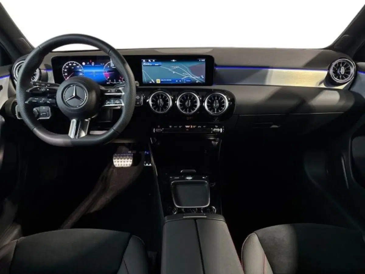 Mercedes-Benz Classe A nuova a Bologna (13)