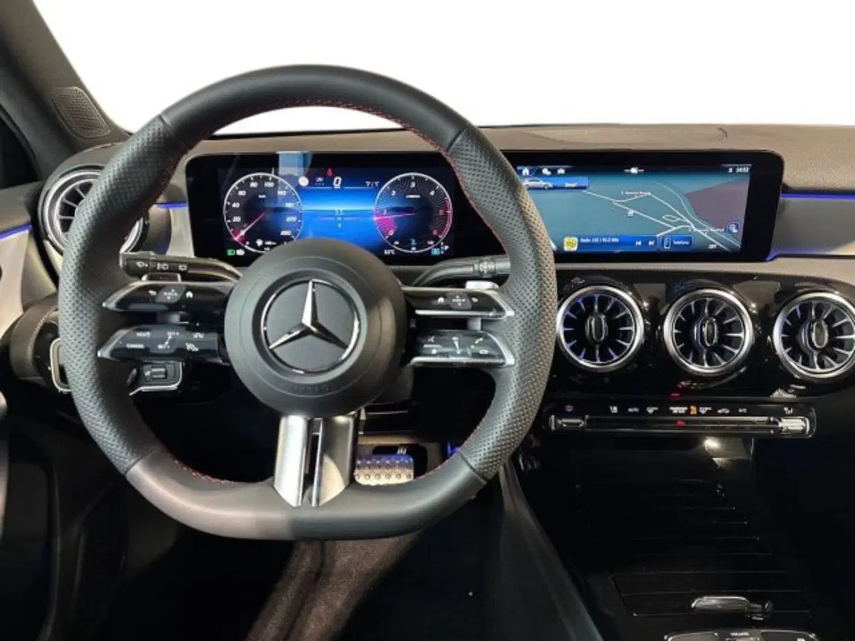 Mercedes-Benz Classe A nuova a Bologna (14)
