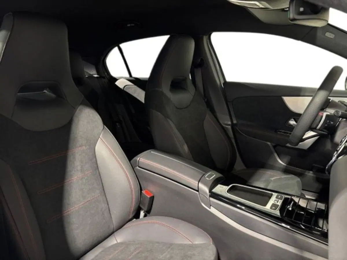 Mercedes-Benz Classe A nuova a Bologna (16)