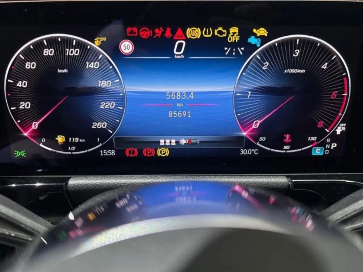 Mercedes-Benz GLA SUV usata a Bologna (13)