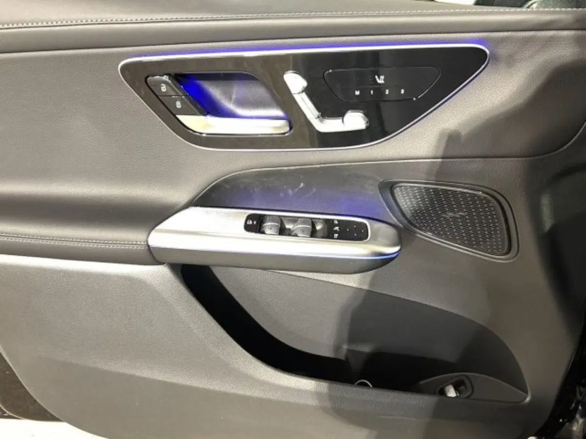 Mercedes-Benz GLC nuova a Bologna (10)