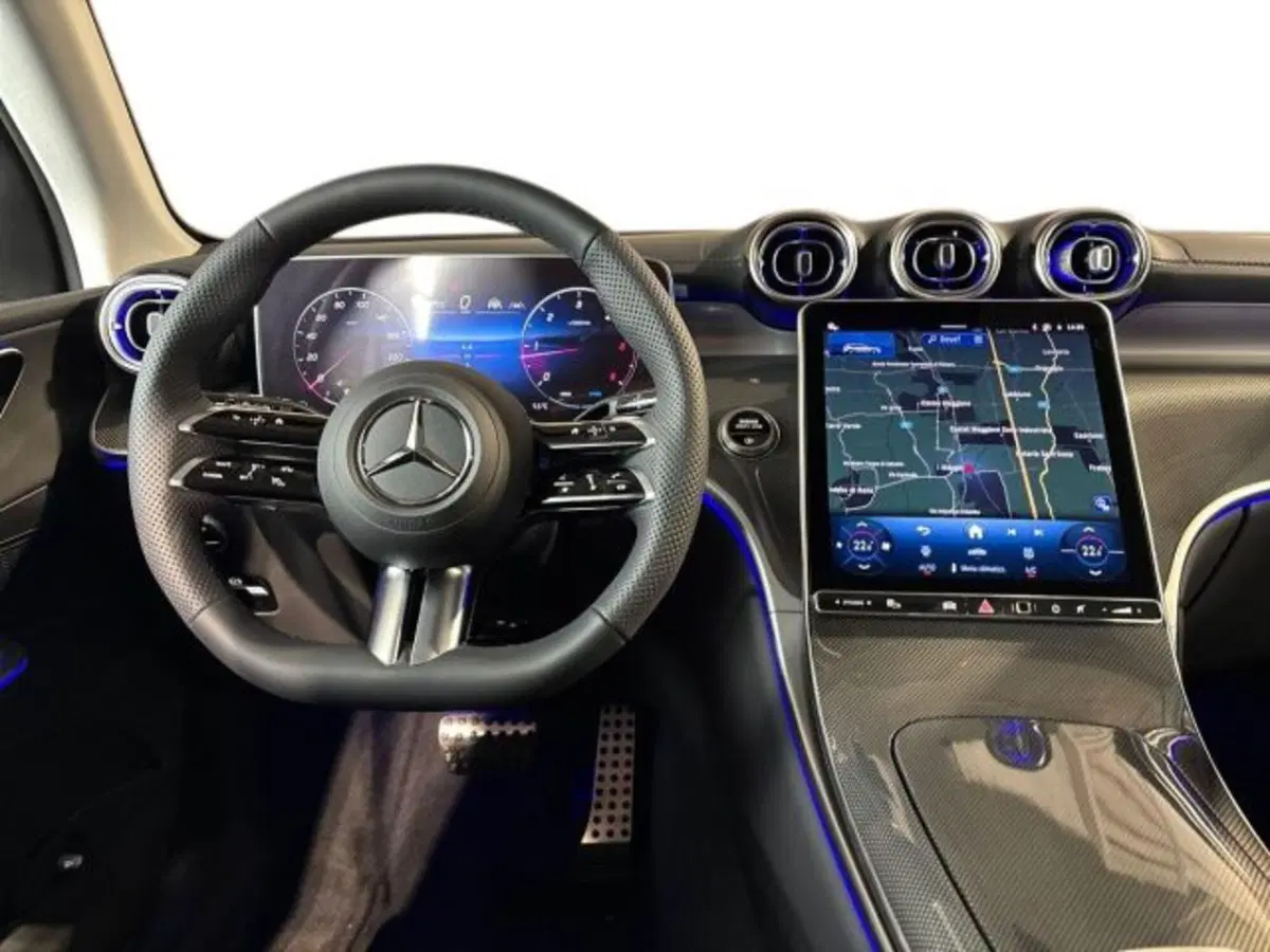 Mercedes-Benz GLC nuova a Bologna (14)