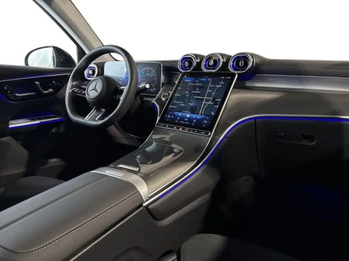 Mercedes-Benz GLC nuova a Bologna (15)