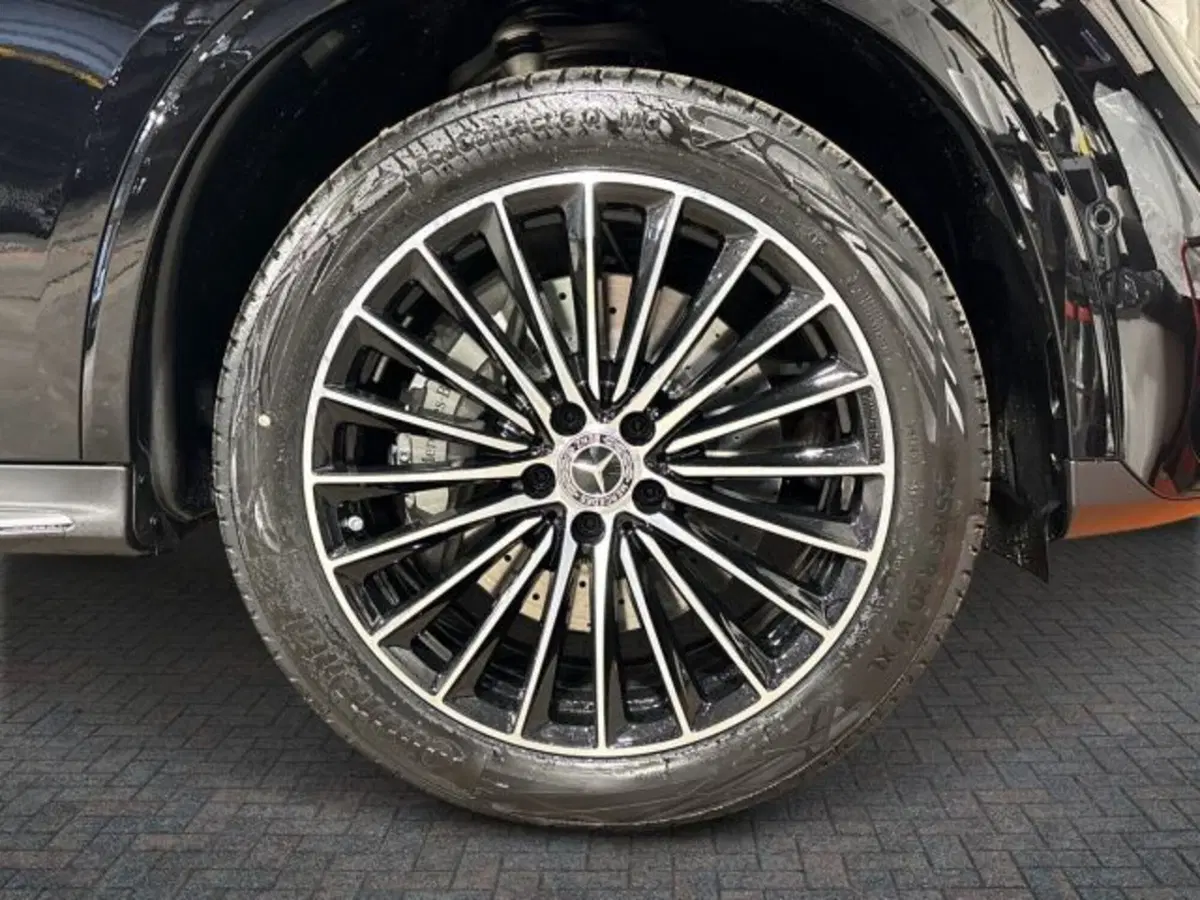 Mercedes-Benz GLC nuova a Bologna (8)