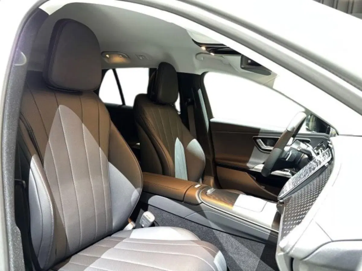 Mercedes-Benz Classe E Station Wagon nuova a Bologna (16)