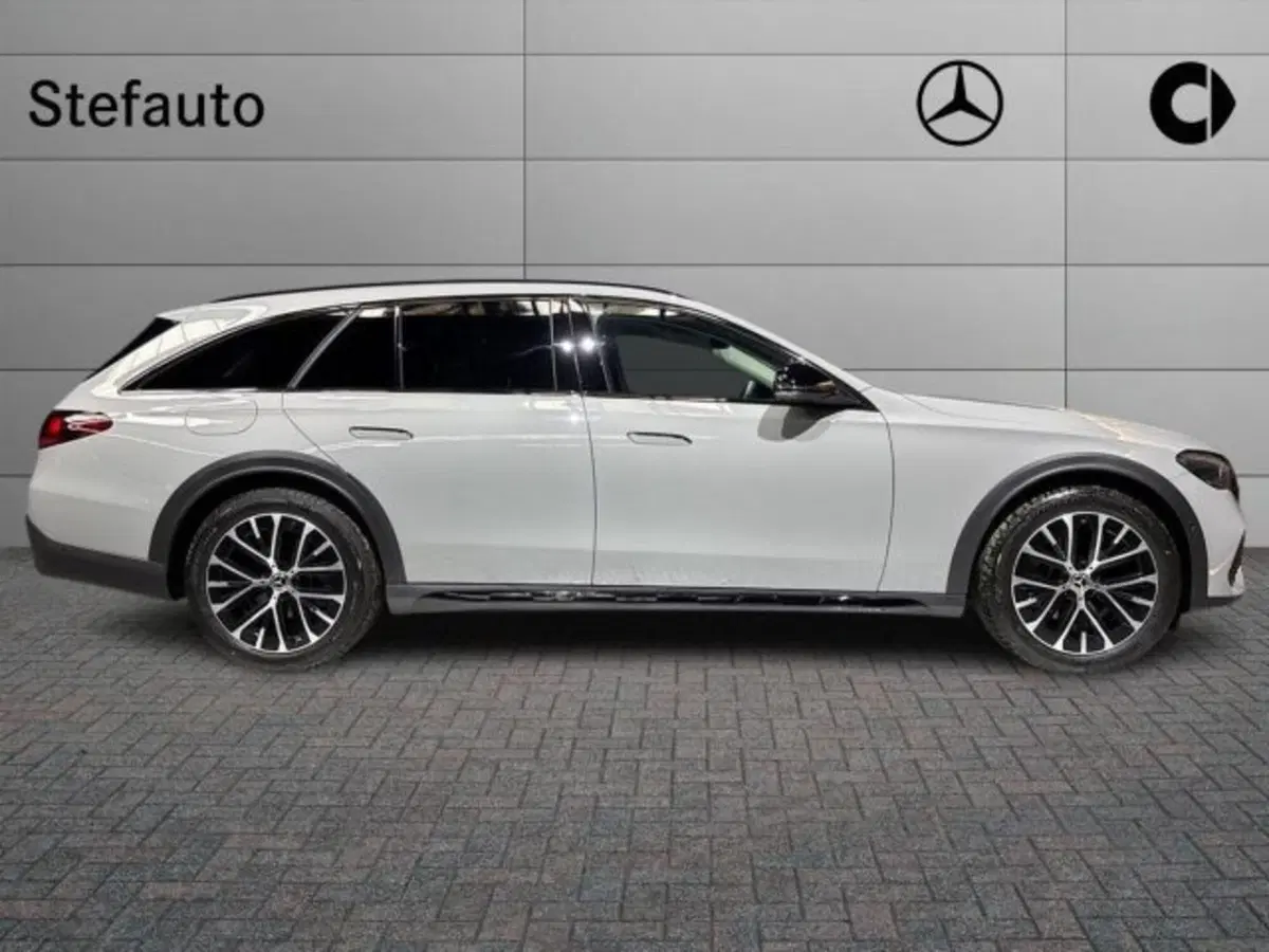 Mercedes-Benz Classe E Station Wagon nuova a Bologna (2)